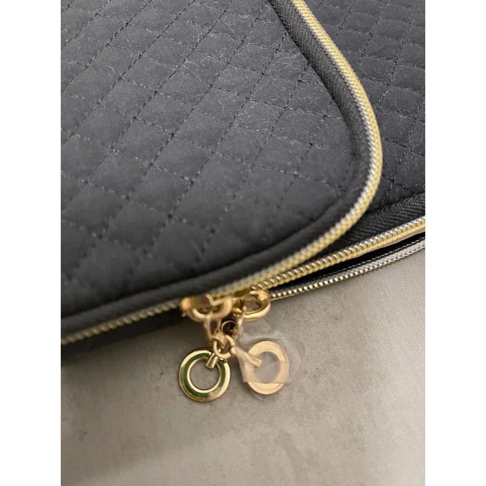 Bagsmart quilted laptop